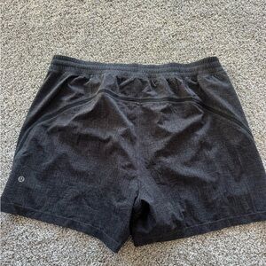 lululemon athletica Men's Charcoal Gray Athletic Shorts 5” XL